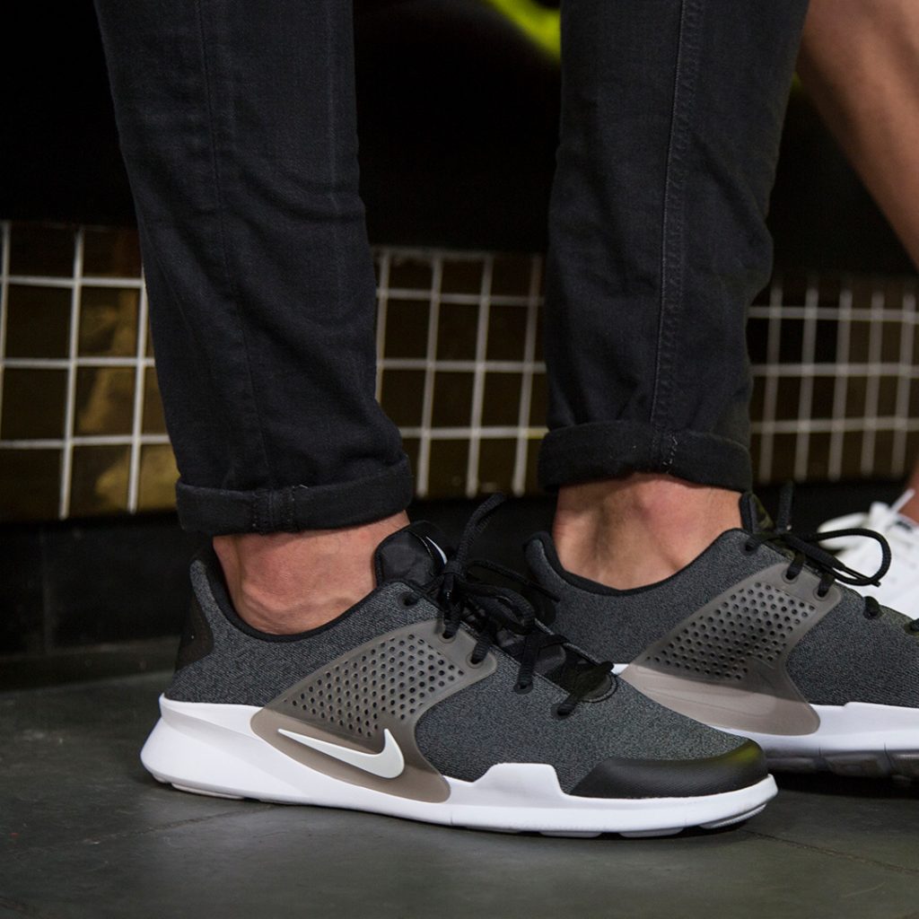 fila scroll sneakers jabong